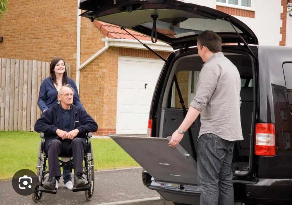 Перевозка маломобильных людей на инвалидных креслах