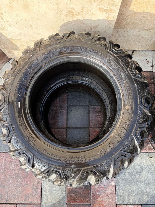 Майже нова 27.9.r14 “ 27.11.r14 Комплект