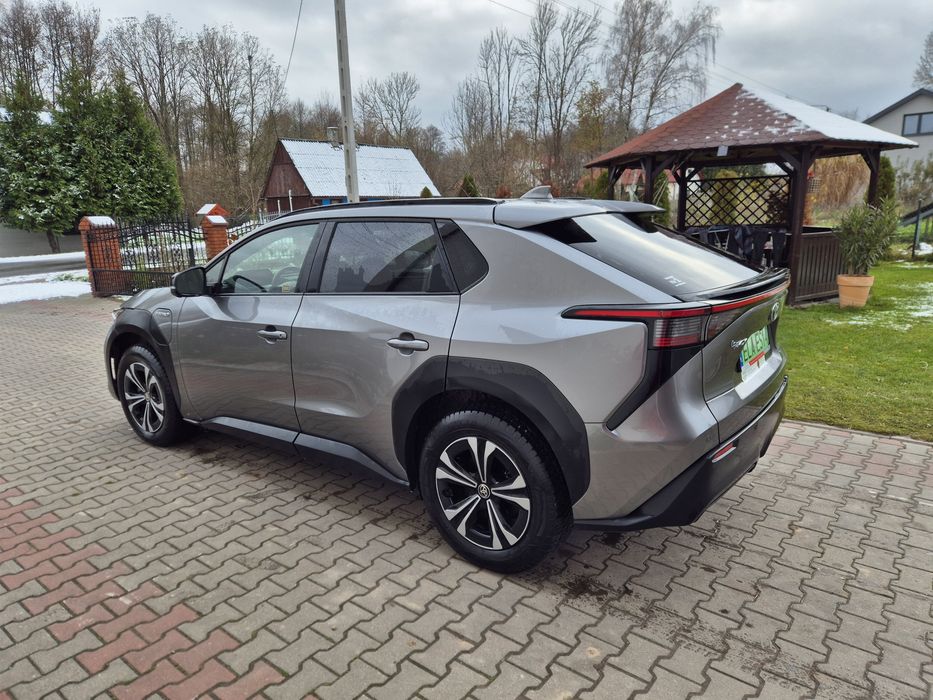 Toyota bz4x  bezwypadkowa salon polska