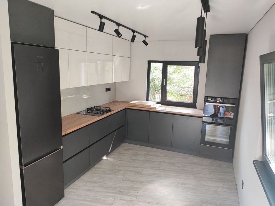 Меблі під замовлення, кухня, шафа, прихожа.