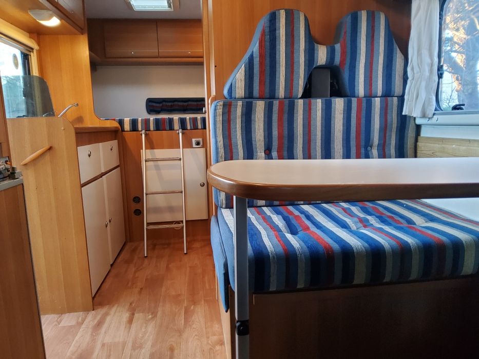 Autocaravana cama transversal