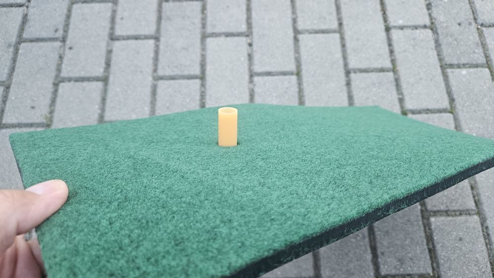 Mata golfowa mała do ćwiczeń w ogrodzie