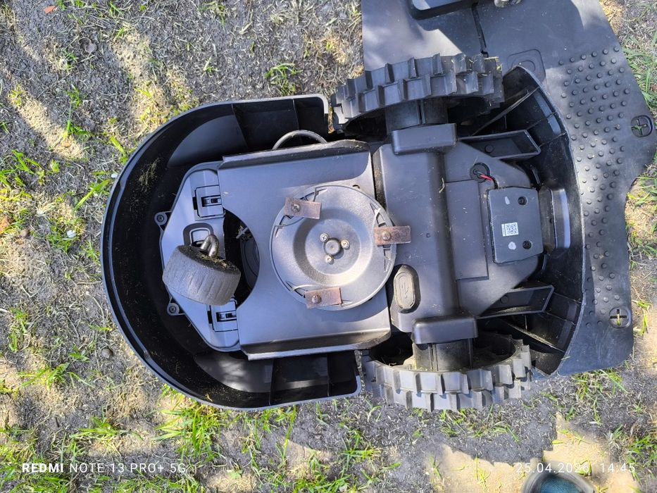 Robot koszący MEEc Tools 20V – jak nowy, 1 sezon