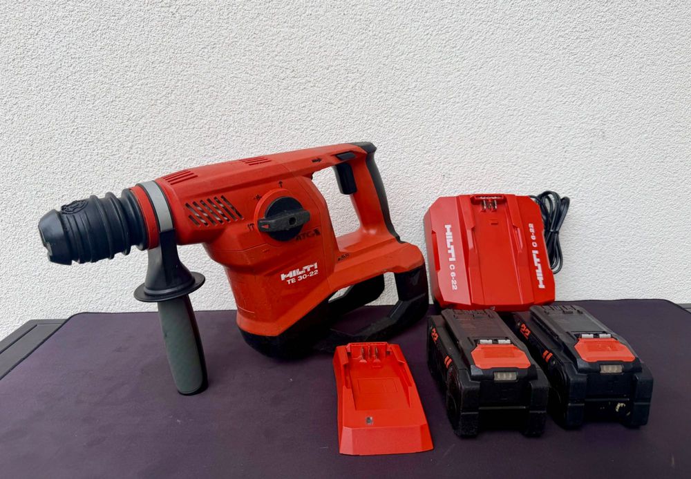 Akumulatorowa młotowiertarka HILTI TE30-22 NURON BDB Stan Mega Zestaw 2 x aku 8.0 Ah