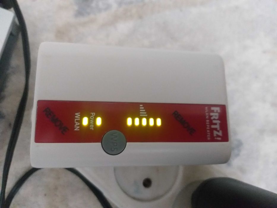 Маршрутізатор Fritz Box Wlan 7270 и Ретранслятор Wi-Fi FRITZ Repeater