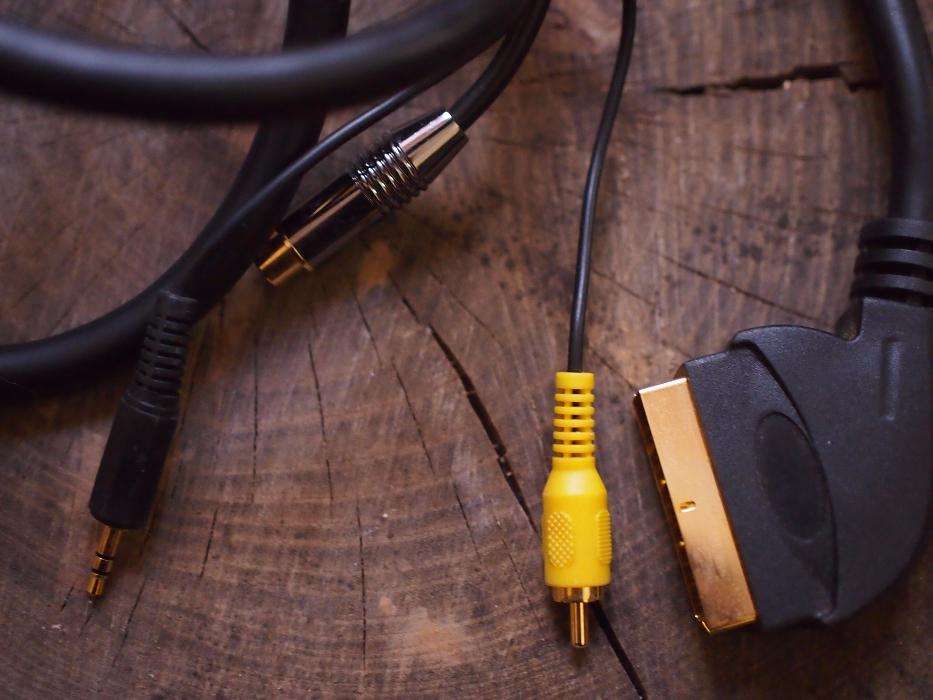 Cabo Scart 21 pinos - RCA , mini jack stereo, S video 4 pin (macho)