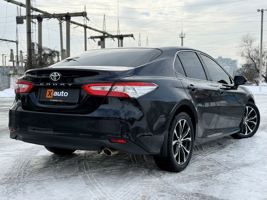 Toyota Camry official