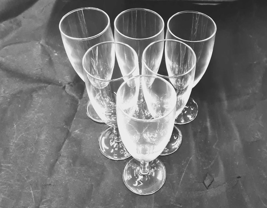 Kieliszki do wina / napojów na nóżce 6 SZT