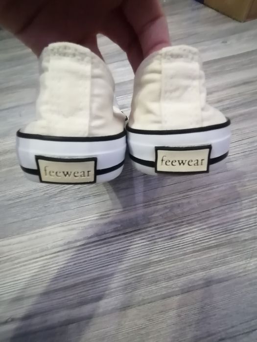 Białe Trampki feewear