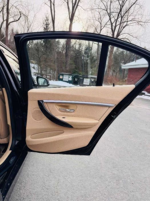 BMW 3 Series      2017