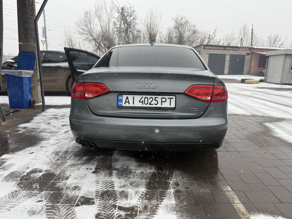 Продам свою АУДИ а4 б8/AUDI A4 2011/ 2.0 TDI