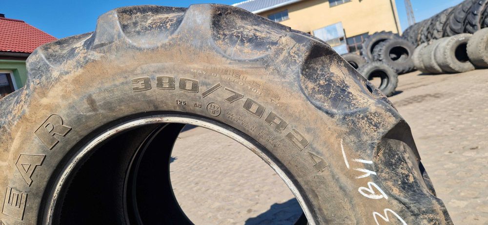380/70r24 13.6r24 13.6-24 340/85r24 bieżnik 50% bez napraw
