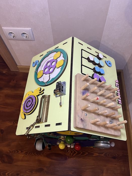 Бізібудинок (бізіборд)