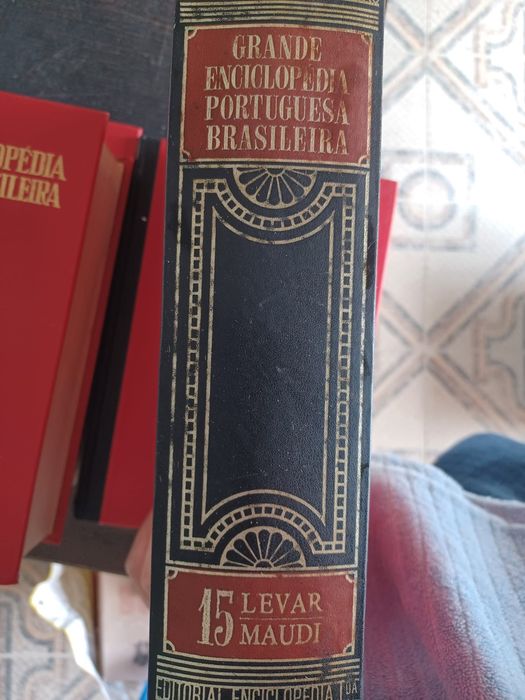 Coleção “Grande Enciclopédia Portuguesa e Brasileira”