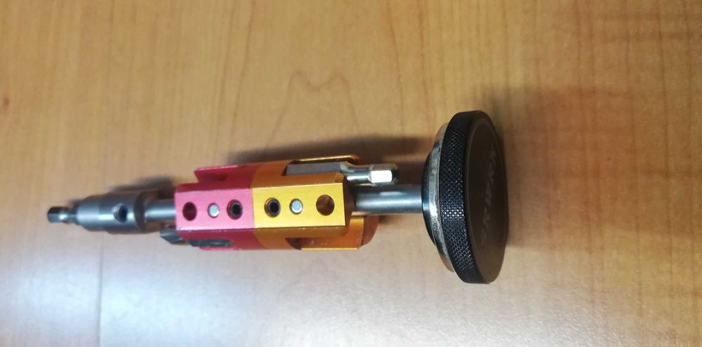 Chave multi tool bike BTT - coloca-se no eixo pedaleiro (buraco)