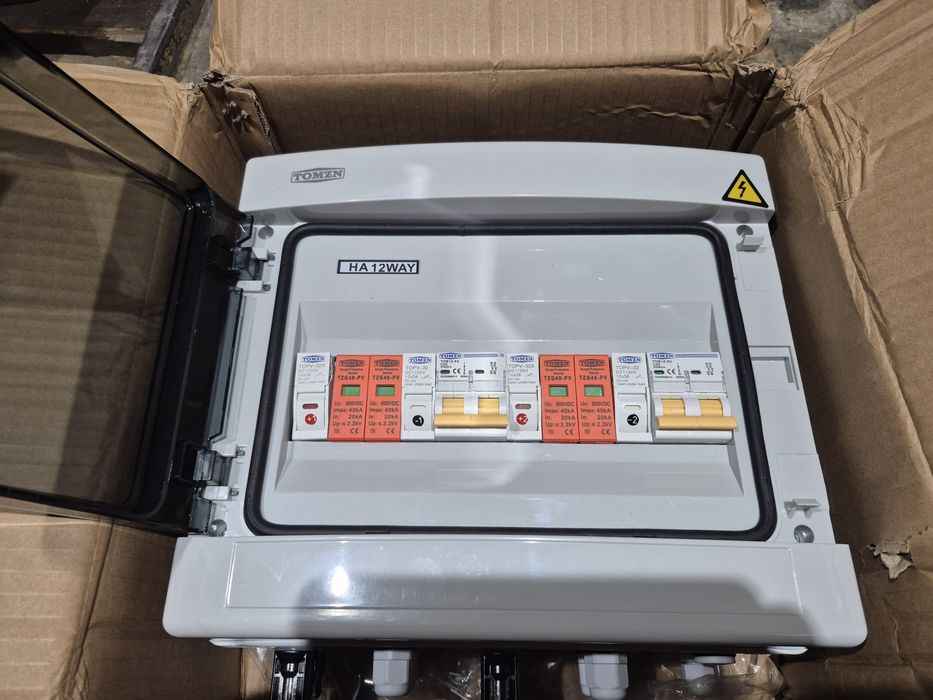 Розподільна коробка водонепроникна  для сонячних панелей 1, -2 входи 3