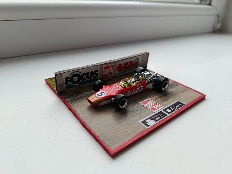 машинка формула -1 lotus 49B 1.43