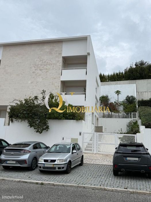 Excelente Moradia V4 para venda sita nos Jardins da Parede