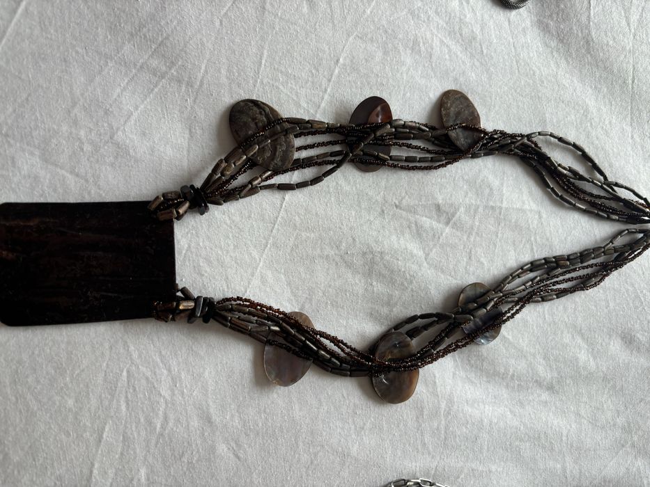 Toda a bijuteria por 4 €