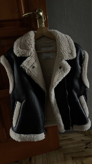 Жилет Bershka s