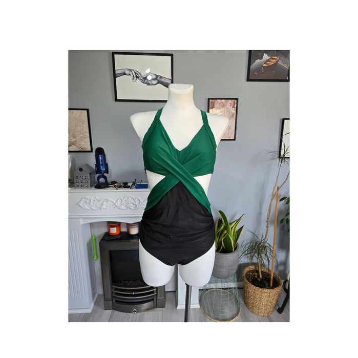 Strój kąpielowy jednoczęścciowy zielono-czarny Rozmiar L