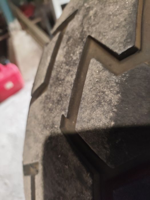 Pneu Continental TKC70
Medidas 170/60 R 17
Com pouco uso