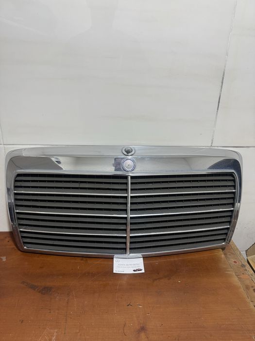 Grelha frontal Mercedes W124 1987