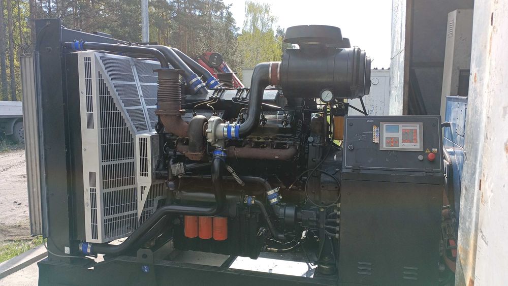 Generator agregat prądotwórczy 800Kva w kontenerze  702KW niecałe 700h przepracowane