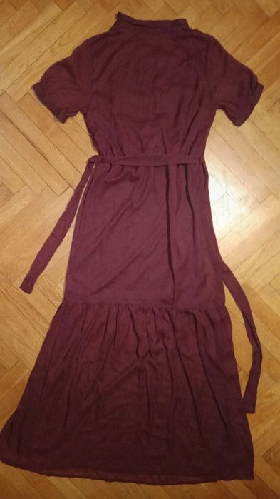 Bordowa sukienka maxi z kołnierzem Vero Moda m/38