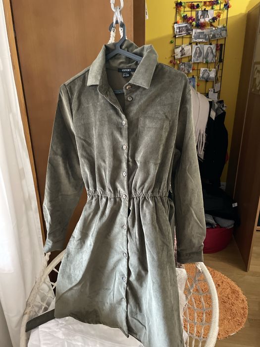 Vestido verde com magas compridas