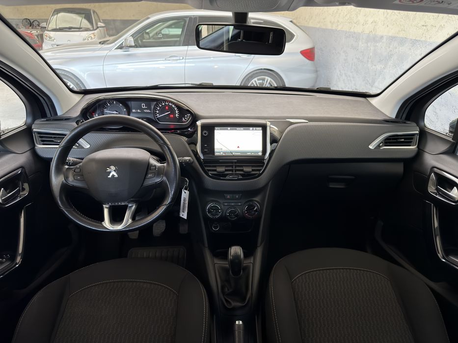 Peugeot 208 1.6 BlueHDi Style - Desde 129€ Mês