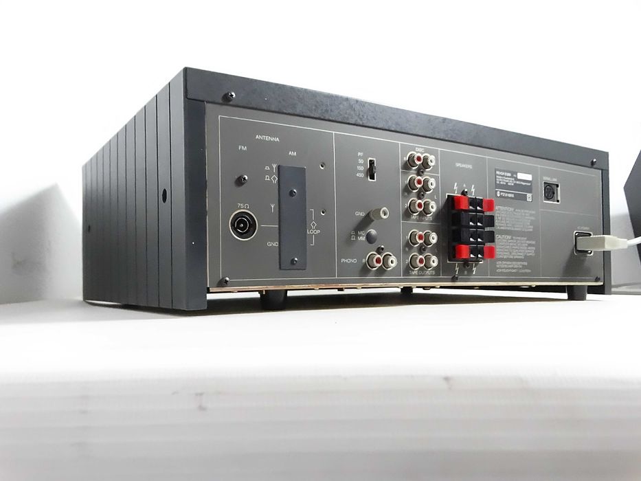 Amplituner REVOX B 285 – Legendarny Klasyk Hi-Fi Stan Bardzo Dobry