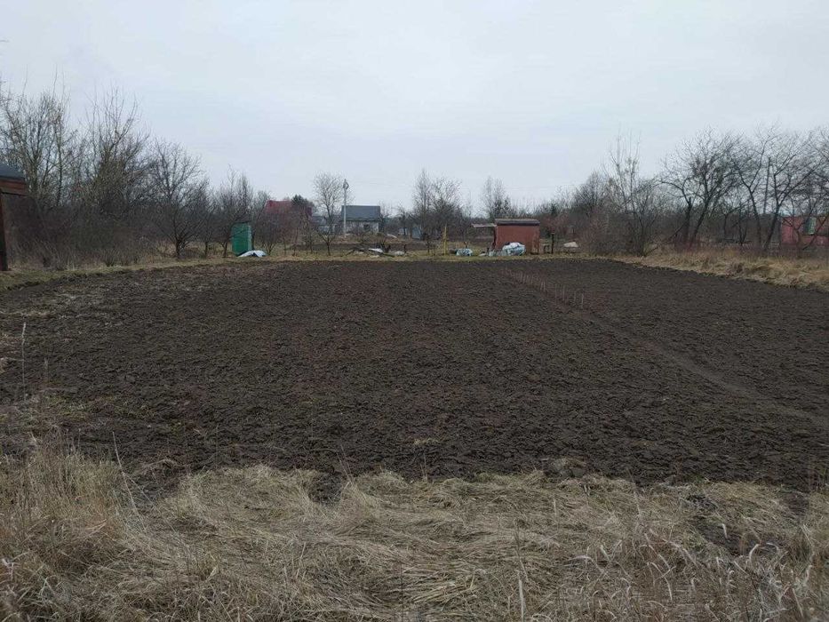 Продам приватизовану ділянку 10 соток в селі Городок