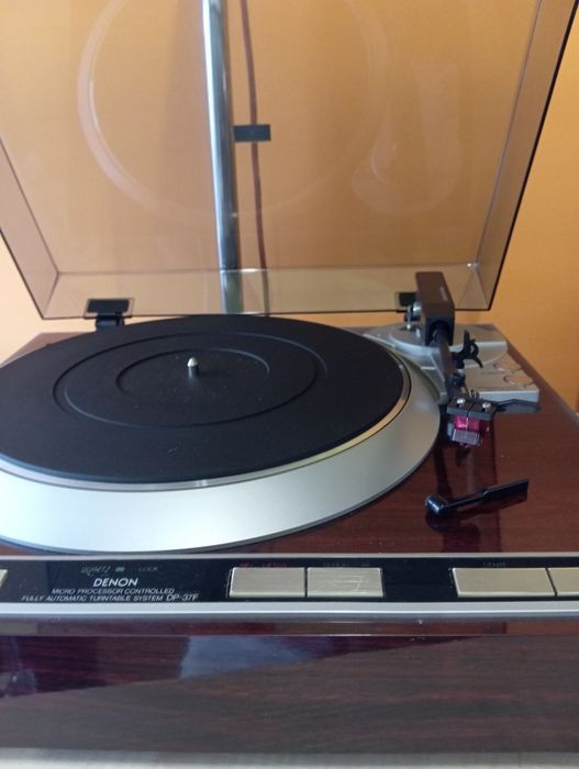 Gramofon Denon DP-37f