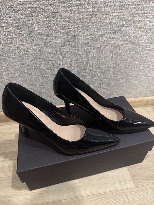 Черные лаковые лодочки