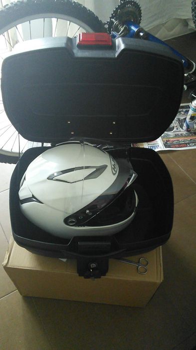 Topcase 32l em ABS - Montagem universal