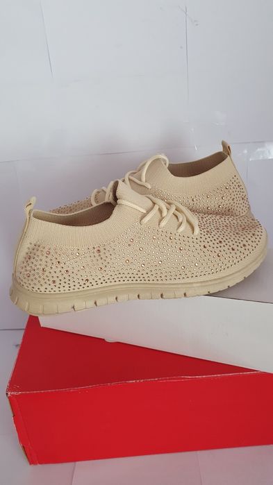 Sneakersy nowe damskie z ozdobami rozmiar 39