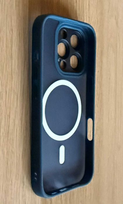 Etui iPhone 16 Pro MagSafe z osłoną aparatu półprzezroczyste navy blue
