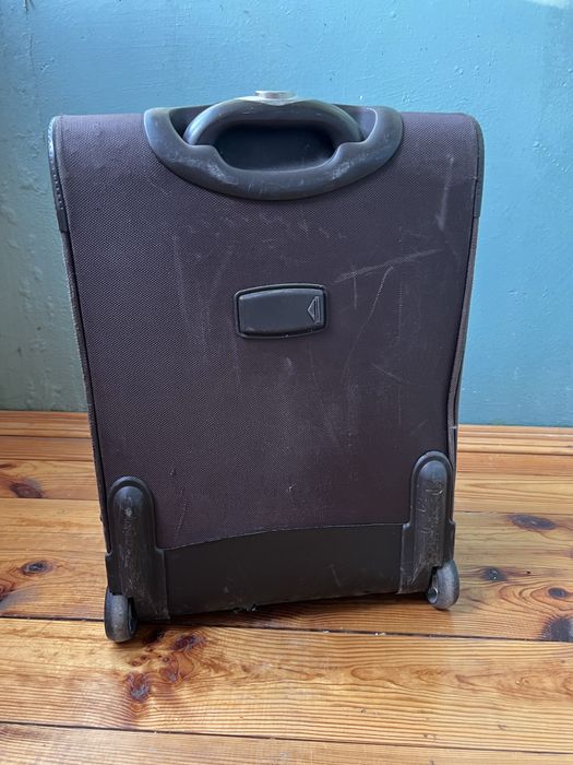 Коричнева валіза Kappa 62см середня