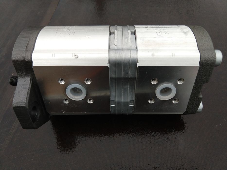 Pompa hydrauliczna Rexroth do ciągników Renault  lewa