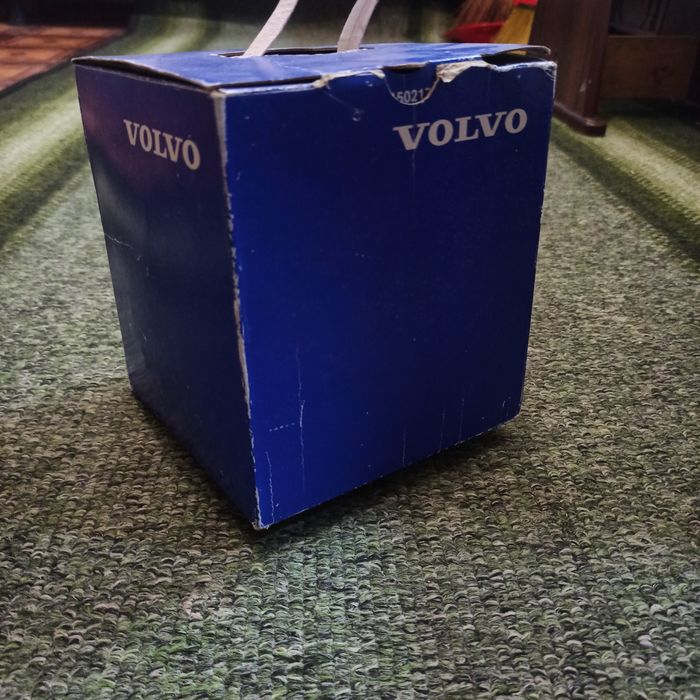 Помпа volvo 8692840