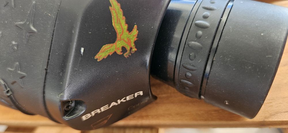 Binóculos. BREAKER