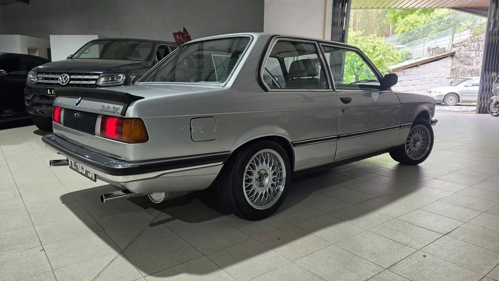 BMW 323