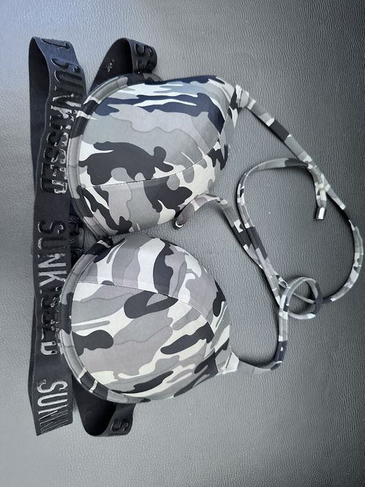 Biustonosz do stroju