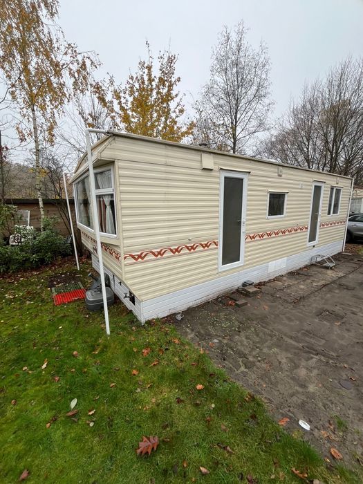 Casa modelar para alugar o (comprar)