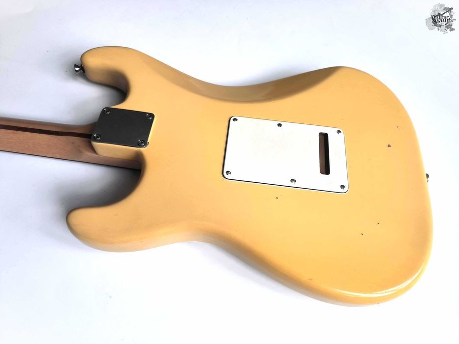 $950 Fender® American Highway One Stratocaster '2008 Vintage White