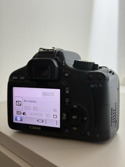 Фотоапарат-Canon 550d