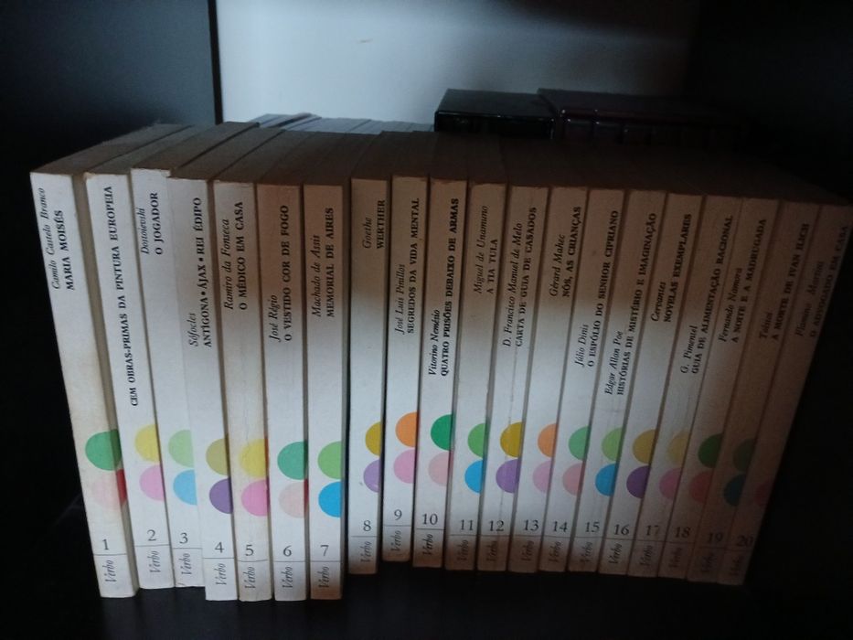 Biblioteca Básica  Verbo / Livros RTP