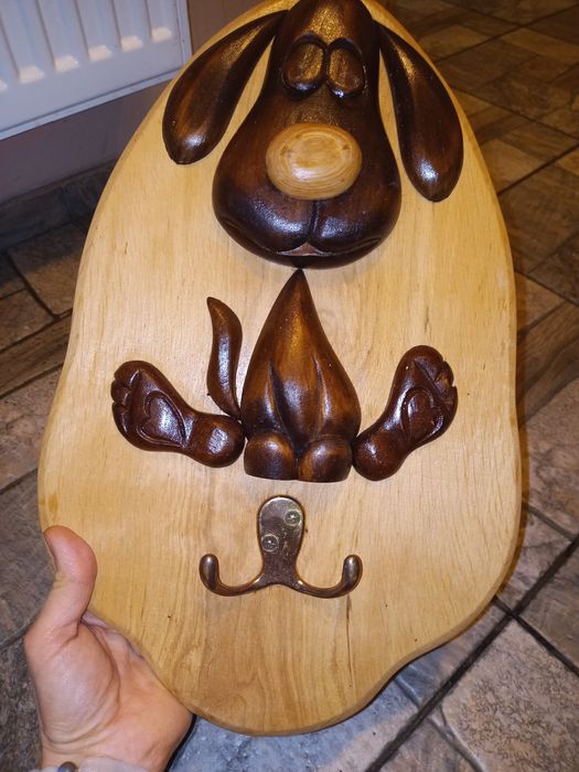 Wieszak drewniany  rękodzieło piesek