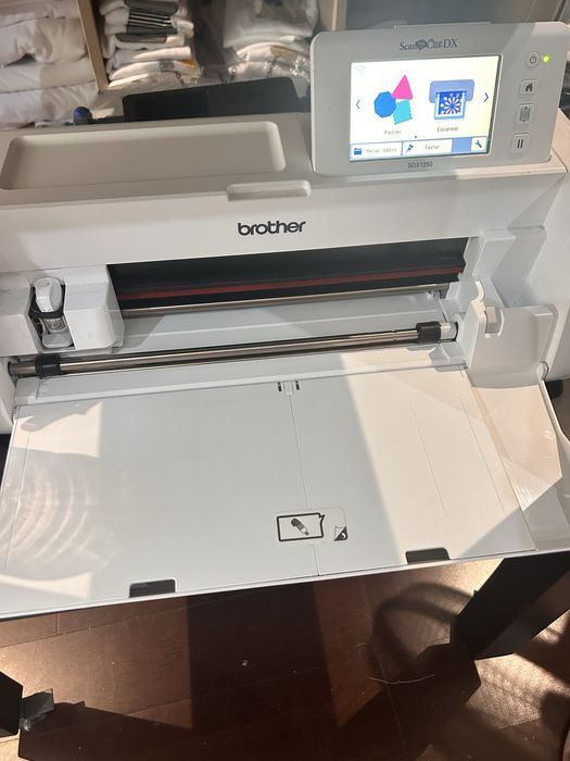 Plotter de corte com scanner Brothe